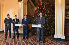O presidente do Governo Regional e a Associação de Municípios da Ilha de São Miguel, em declaraçõ...