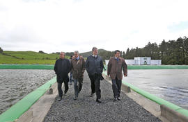 O Presidente do Governo Regional, visitou a lagoa artificial, acompanhado pelo, o Presidente da C...