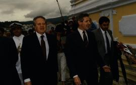 O Presidente da Republica, Mário Soares, junto ao  Monumento da Memória