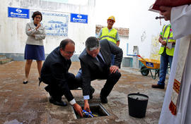 O Presidente do Governo Regional lança a primeira pedra fundamental, da obra de remodelação da Cr...