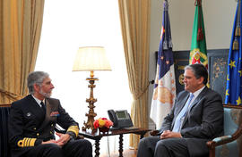 O Chefe de Estado-Maior da Armada, Almirante Macieira Fragoso, em audiência, com o presidente do ...