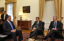 O presidente do Governo Regional em audiência, com o Primeiro-Ministro, Pedro Passos Coelho, e co...