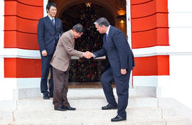Jung-hee Yoo, Embaixador da República da Coreia à saída do Palácio de Sant`Ana, após audiência, c...