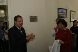 Placa em homenagem ao Presidente do Governo Regional aquando da sua visita à Fundação Cultural de...