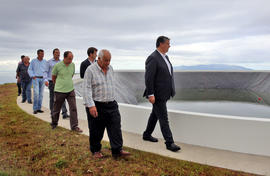 O Presidente do Governo Regional, Vasco Cordeiro, inaugura a lagoa artificial do Corvo