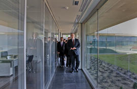 O presidente do Governo Regional visita a área interior do edifício da Escola Profissional da EPR...