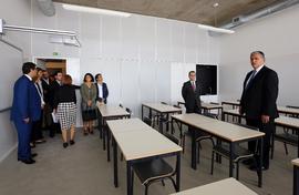 O presidente do Governo Regional visita o interior das novas instalações da Escola Básica e Secun...