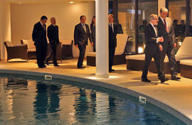 O presidente do Governo Regional visita as várias áreas da remodelação do Terra Nostra Hotel