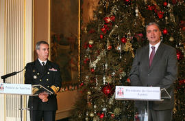 O presidente do Governo Regional e o Comandante da Zona Marítima dos Açores  em declarações aos ó...