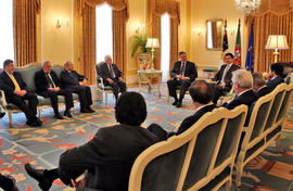Os Embaixadores de vários países da América Latina em audiência, com o presidente do Governo Regi...