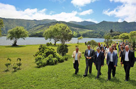 O Presidente do Governo Regional, à chegada da Lagoa das Sete Cidades, para a cerimónia de inaugu...
