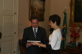 Oferta da Governadora do Rio de Janeiro, Rosângela Barros Assed Matheus de Oliveira, ao President...