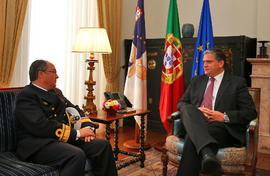 O Comandante da Zona Marítima dos Açores em audiência, com o presidente do Governo Regional