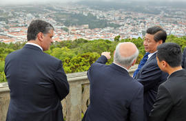 O presidente da República Popular da China, Xi Jinping, visita o Monte Brasil durante a sua passa...