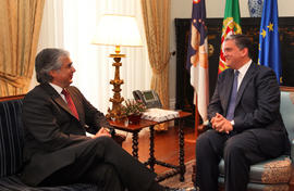 O Ministro da Defesa Nacional, José Pedro Aguiar Branco, em audiência, com o presidente do Govern...