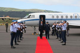 Chegada do Presidente da República e comitiva à Base Aérea nº 4, nas Lajes, ilha Terceira