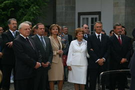 Visita à baixa histórica de Angra do Heroísmo, o presidente do Governo Regional e esposa o presid...