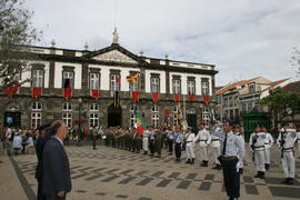 O Presidente da República, Jorge Sampaio, recebe Honras Militares, na Praça Velha, em Angra do He...