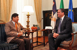 O Embaixador da República da Coreia, em Lisboa, Jung-hee Yoo, em audiência, com o presidente do G...