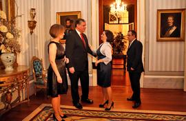 O presidente do Governo Regional e sua esposa, recebem o casal, a presidente da Assembleia Legisl...