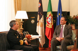 O Comandante da Zona Marítima dos Açores, Contra-Almirante em audiência, com o presidente do Gove...