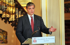 O presidente do Governo Regional Regional, Vasco Cordeiro, em declarações aos meios de Comunicaçã...