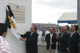 O Presidente do Governo Regional fez o descerramento da placa de inauguração, do Porto de Pescas ...