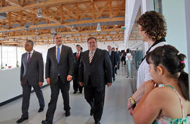 O Presidente do Governo, Vasco Cordeiro, visita as várias valências como áreas comerciais e de se...