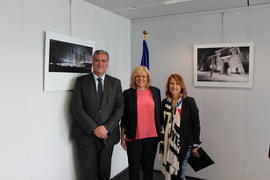 O Presidente do Governo Regional com a Comissária Europeia para a Política Regional, Corina Cretu...