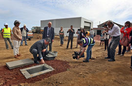 O presidente do Governo Regional lança a 1.ª pedra fundamental da obra de construção do Lar de Id...