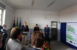 O presidente do Governo Regional presidiu à cerimónia de lançamento da Primeira Pedra da Escola d...